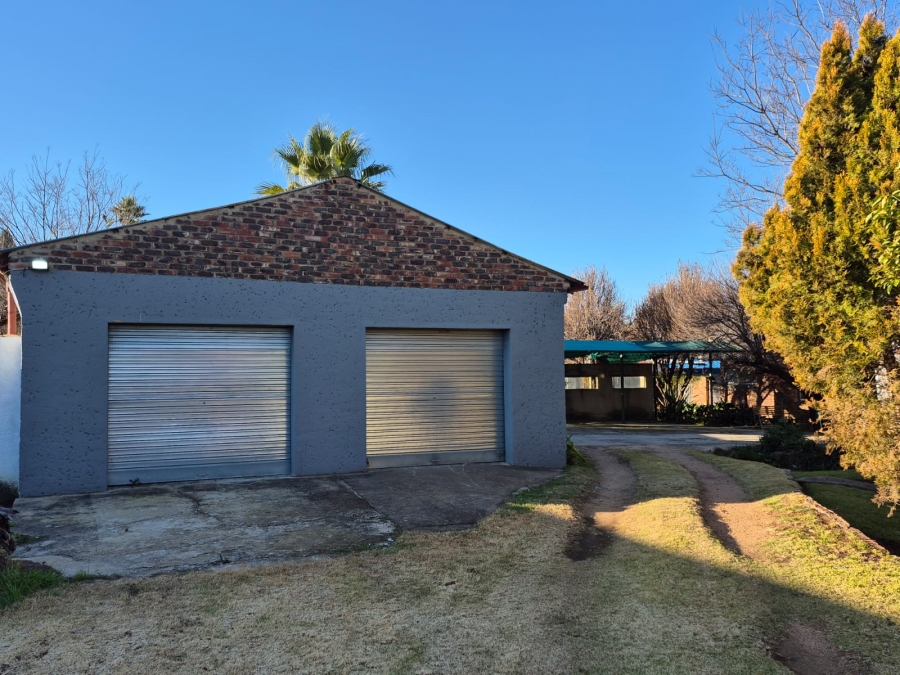 6 Bedroom Property for Sale in Vredefort Free State
